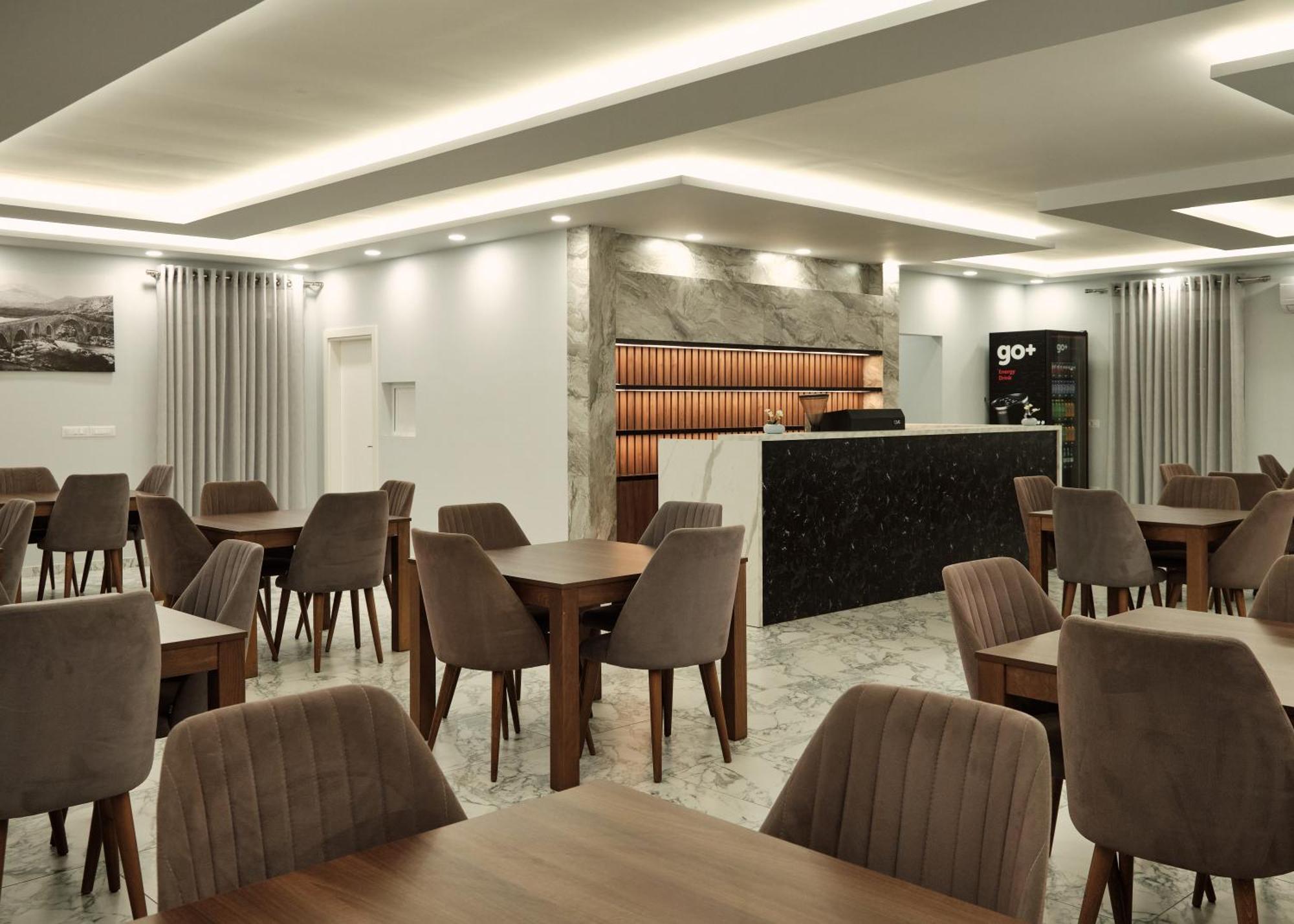 Montflux Hotel Boks Εξωτερικό φωτογραφία