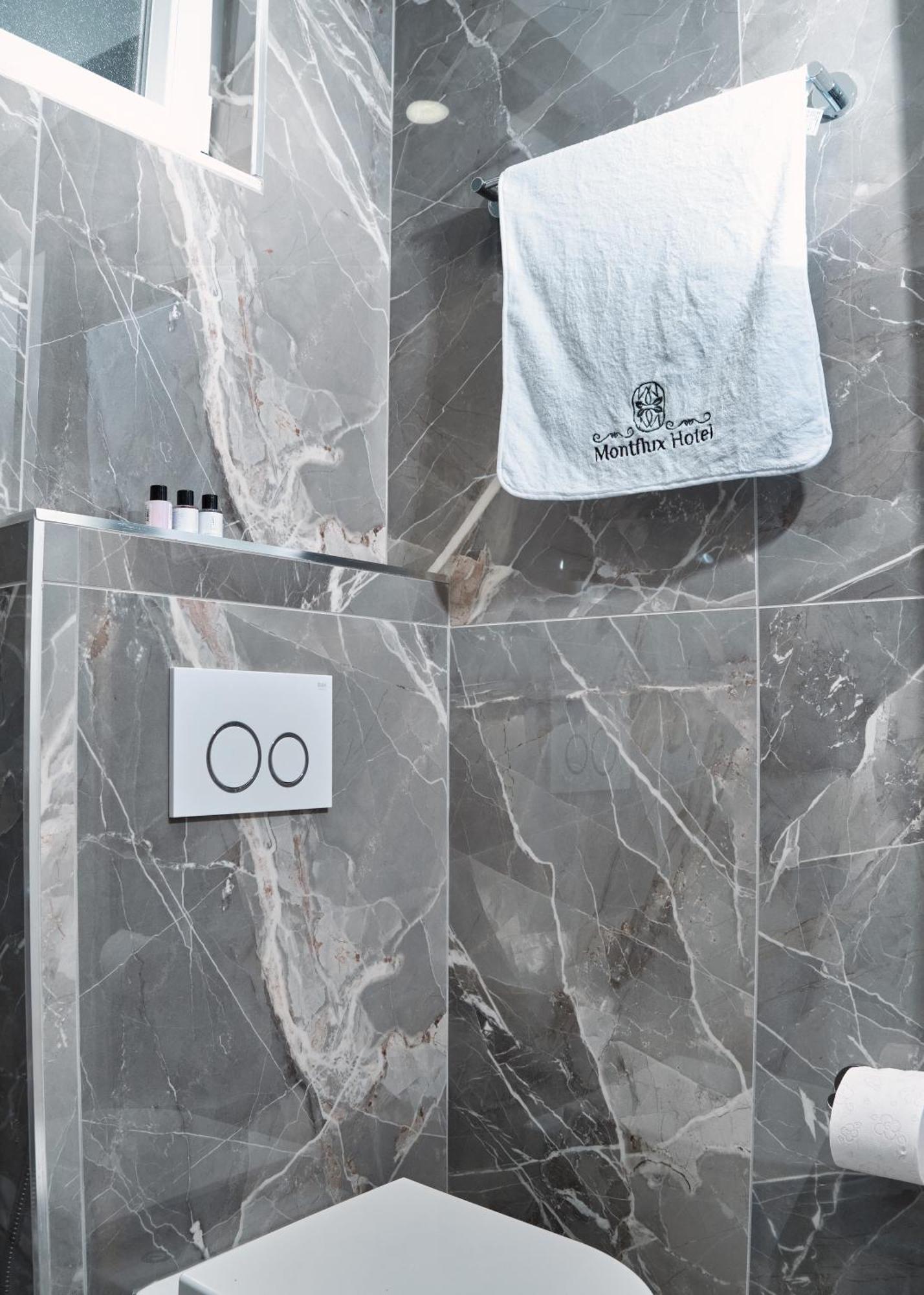 Montflux Hotel Boks Εξωτερικό φωτογραφία