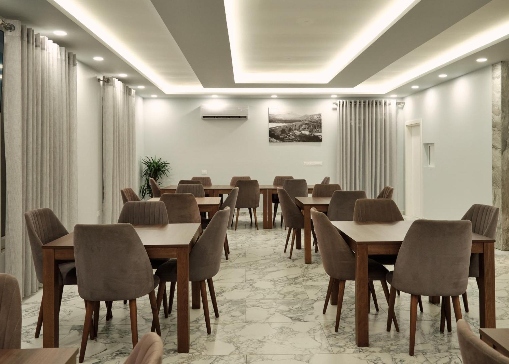 Montflux Hotel Boks Εξωτερικό φωτογραφία