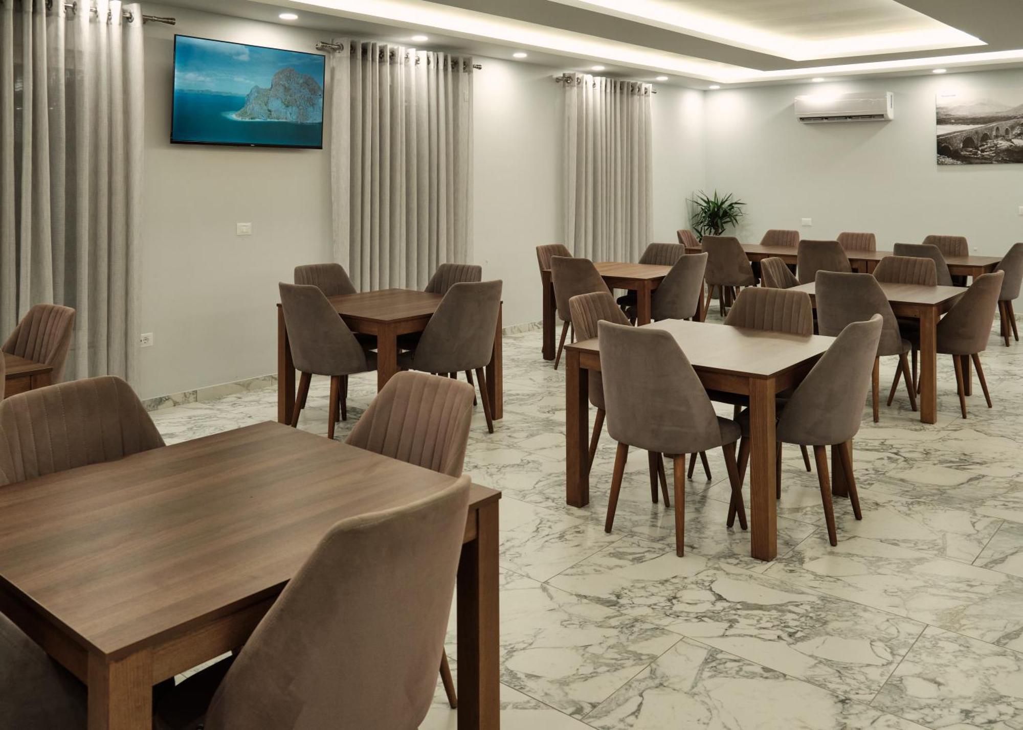 Montflux Hotel Boks Εξωτερικό φωτογραφία