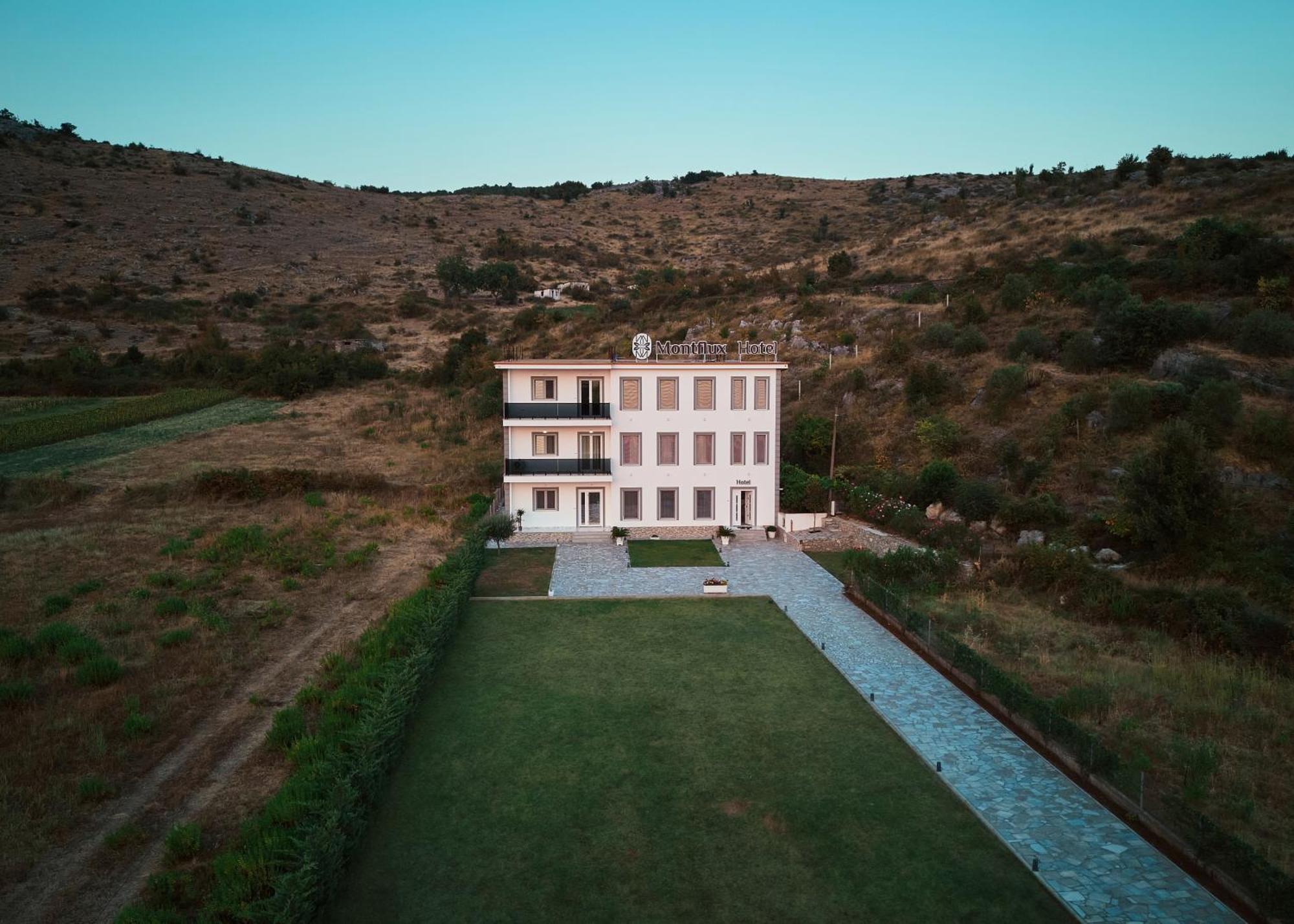 Montflux Hotel Boks Εξωτερικό φωτογραφία